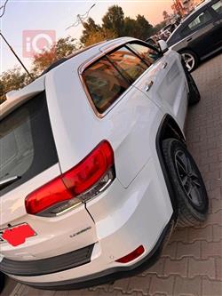 جیپ گراند شیرۆکی